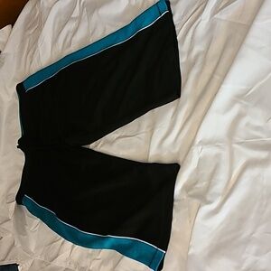 Made for life, Bermuda short workout pants size medium.
